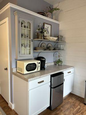 Dry Kitchenette in River Bend (Private)