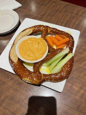 Appetizer - pretzel and beer cheese