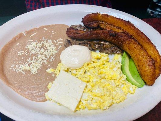 Cena Hondureña (Honduran typical plate)