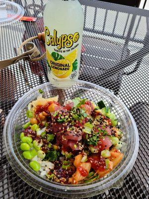 Tuna poke bowl