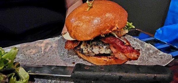 Drunken Pig Burger