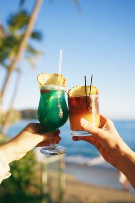 At Kani Ka Pila Grille, enjoy poolside or beachfront. It's really up to you. Join us on your journey around Waikiki.