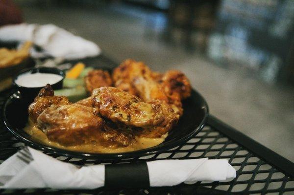 10pc wings split with 2 sauces