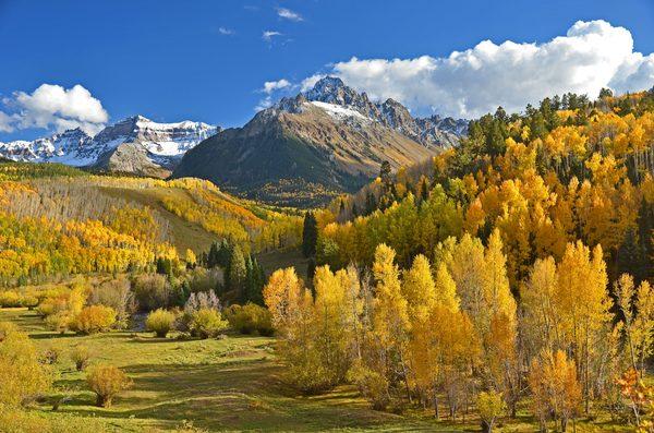 Beautiful Colorado sets the backdrop for a positive outlook here at Redpoint Center.