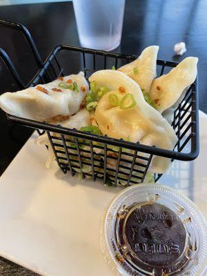 Chicken Gyoza (4.5/5)