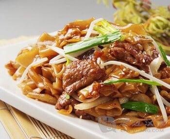 Beef chow fun