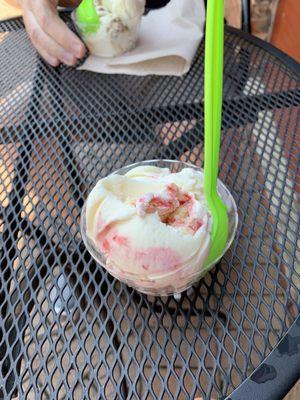 Strawberry cheesecake ice cream