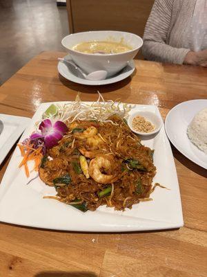 Pad Thai with shrimp.