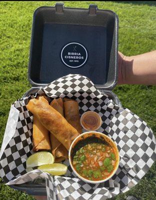 Lumpias de birria