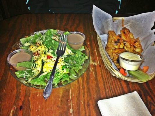 --Fresh house salad w| medium wings. Good combo