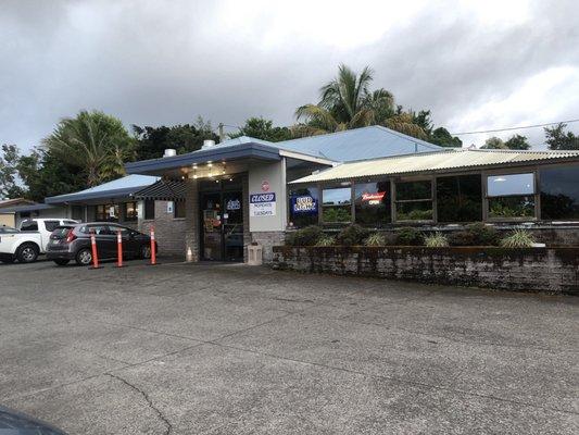 Front entrance to Rob's Diner.