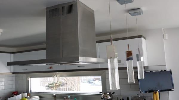 New exhaust hood 
Northshore, Chiago