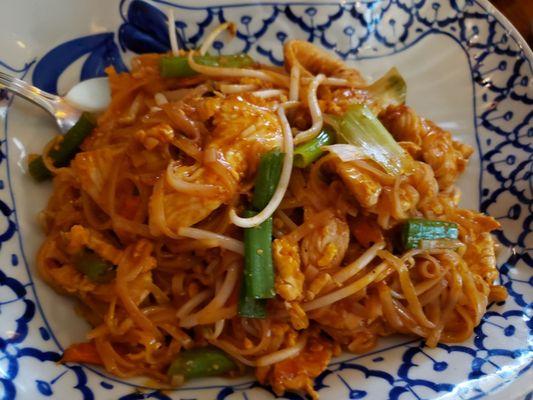 Chicken Pad Thai   Rice noodle, egg, string bean, ground peanut, scallion and sprout.