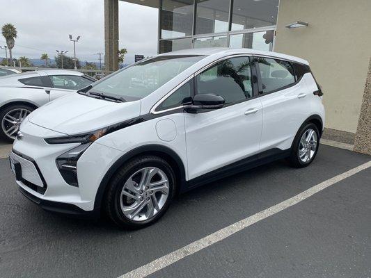 2023 Chevrolet Bolt EV 1LT, side profile, 3 quarter