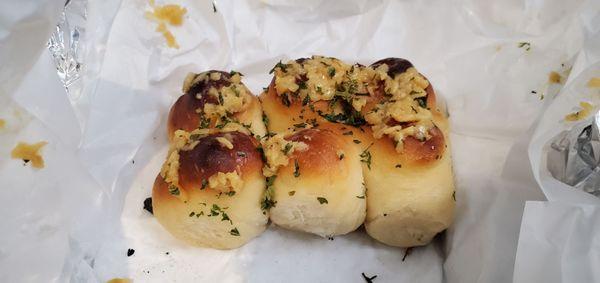 Garlic knots