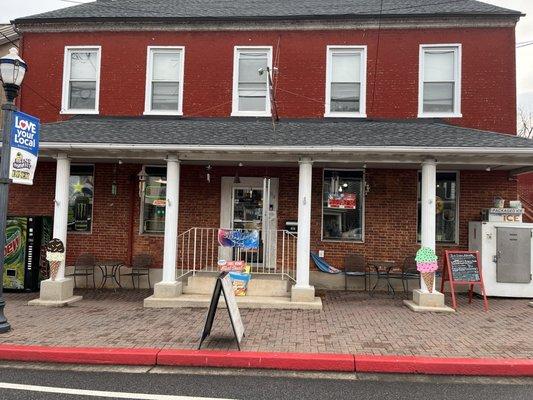 The front of the diner mart