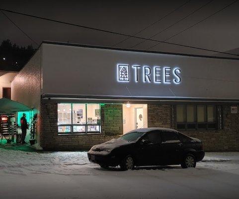 Trees Dispensary Corbett on a beautiful snowy night.