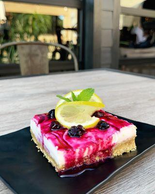 Lemons blueberry cheesecake