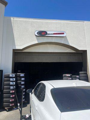 VP Tire Center, outside