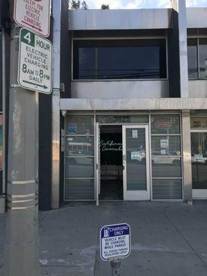 Markt cannabis Dispensary Weed Shop Los Angeles - entrance