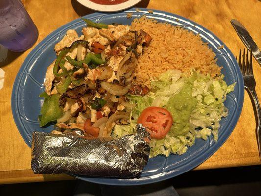 Lunch special - chicken fajita (no beans/extra rice) and salad (no sour cream)