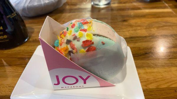 Cereal Milk - Joy Macaron