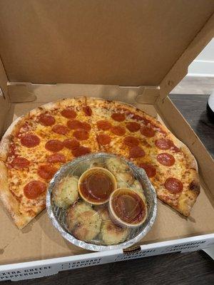 Pepperoni pizza & Garlic Knots