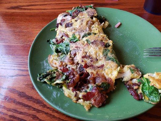 Omelet with spinach mushrooms and bacon