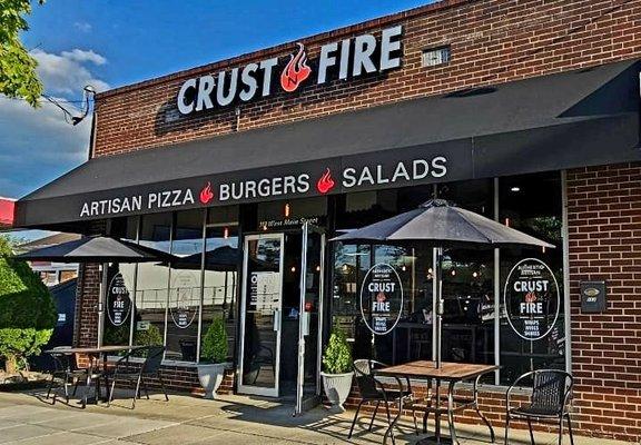 Outdoor seating available at Crust N Fire Maple Shade