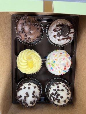 Assorted cupcakes