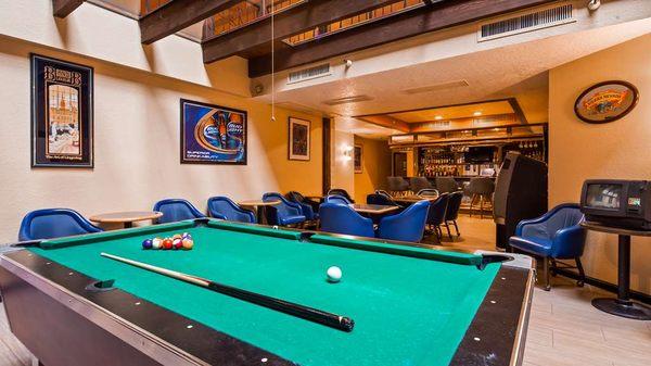 Bar area with Pool Table