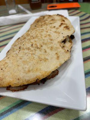 Quesadilla con al pastor