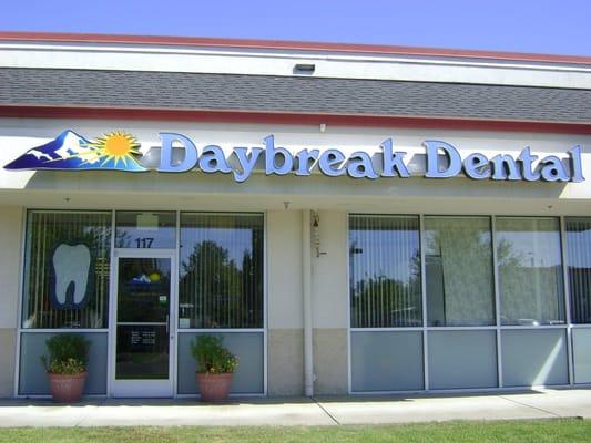 Daybreak Dental