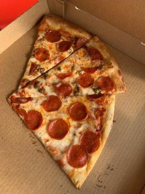 Pepperoni pizza, pepperoni and sausage pizza