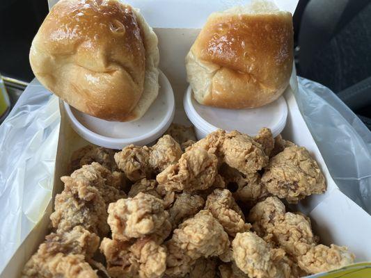 Slap Yo Momma Good 18 piece fried chicken gizzard. I call em crack balls as they're so addictive. Got double rolls and gravy !!!