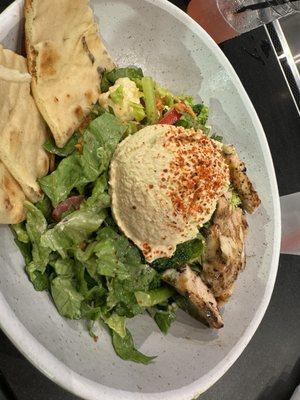 Hummus crunch salad