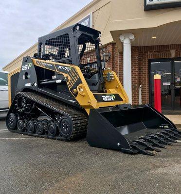 Robin Rents has several different sizes of loaders for your landscaping projects!