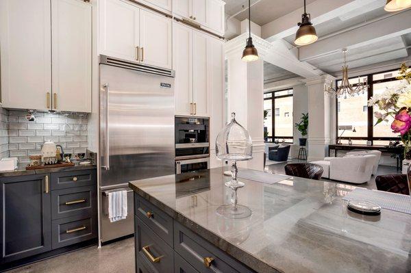 Full remodeled kitchen in this stunning loft.