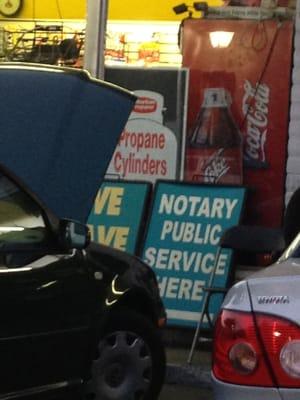 Valero: gas, snacks, repairs and notary public