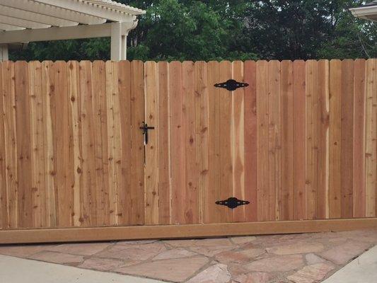 TNS Fence, Galveston County Fence Builder. Cedar Picket Privacy fence and Gate