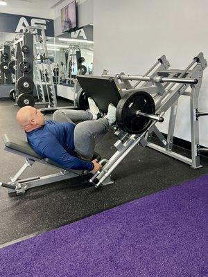 Plate loaded leg press