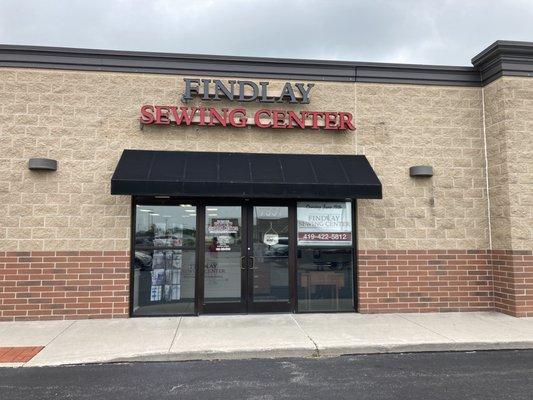 Findlay Sewing Center moved to a new location on June, 19, 2023. 7531 Patriot Drive, Findlay OH 45840. Photo of new storefront.