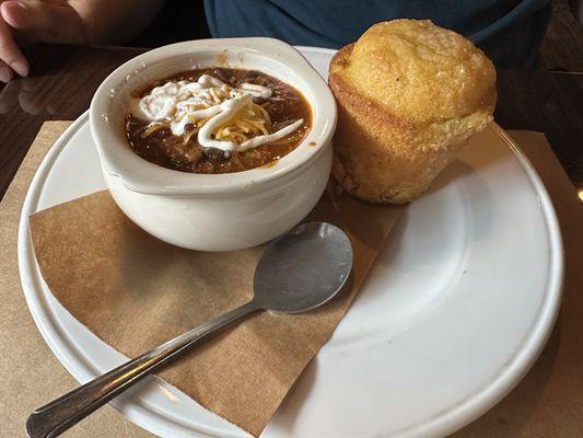 Chili with corn bread