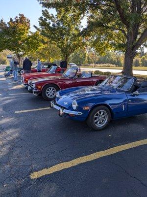 We had 6 British roadsters enjoy the tasty donuts and hot coffee at Donut Den today