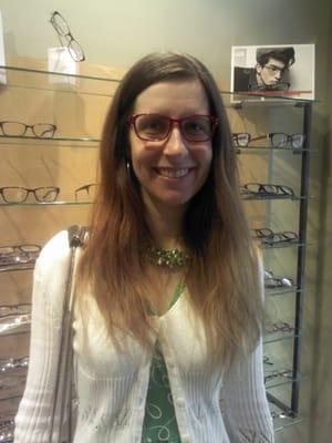 Great frames! (with many thanks to the helpful and patient Optician who took this photo for me as I was deliberating)