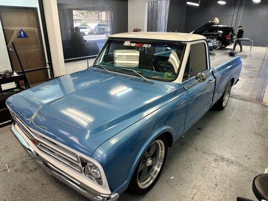 C10 came in for front bumper vinyl and roof wrap