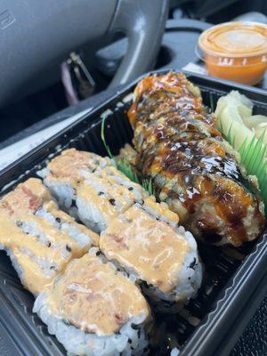 Spicy tuna roll Dynamite roll