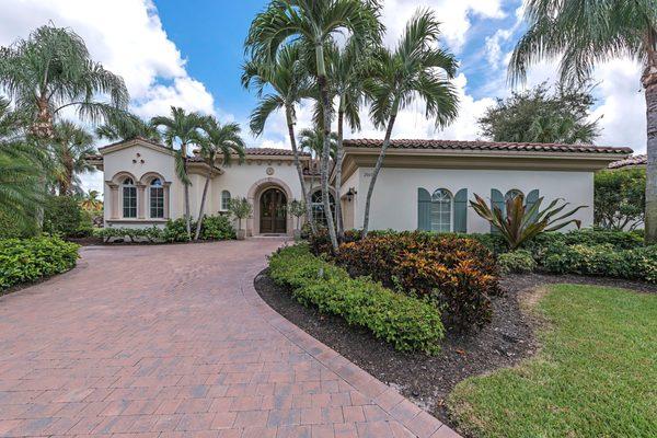 Amazing Grey Oaks Home