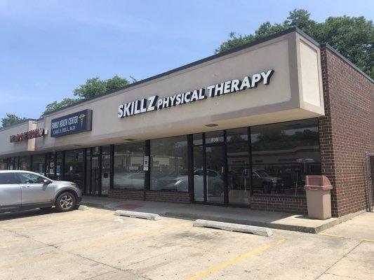 On site free parking at Skillz Physical Therapy in Evanston, IL. 839 Dodge Ave. Evanston, IL 60202
 847-859-6240