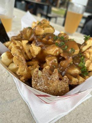 Waffle fry poutine